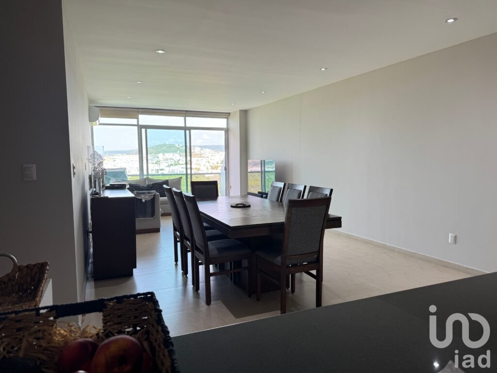 Departamento en renta en Juriquilla padel amueblado Anillo vial Fray Junipero Serra Queretaro