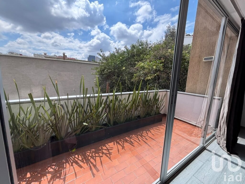 Se renta departamento amueblado con terraza  en Lamartine