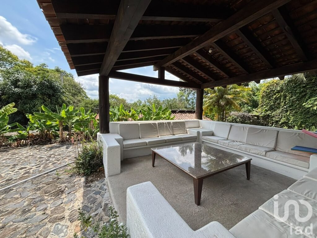 Se vende casa con canche de tenis en Malinalco