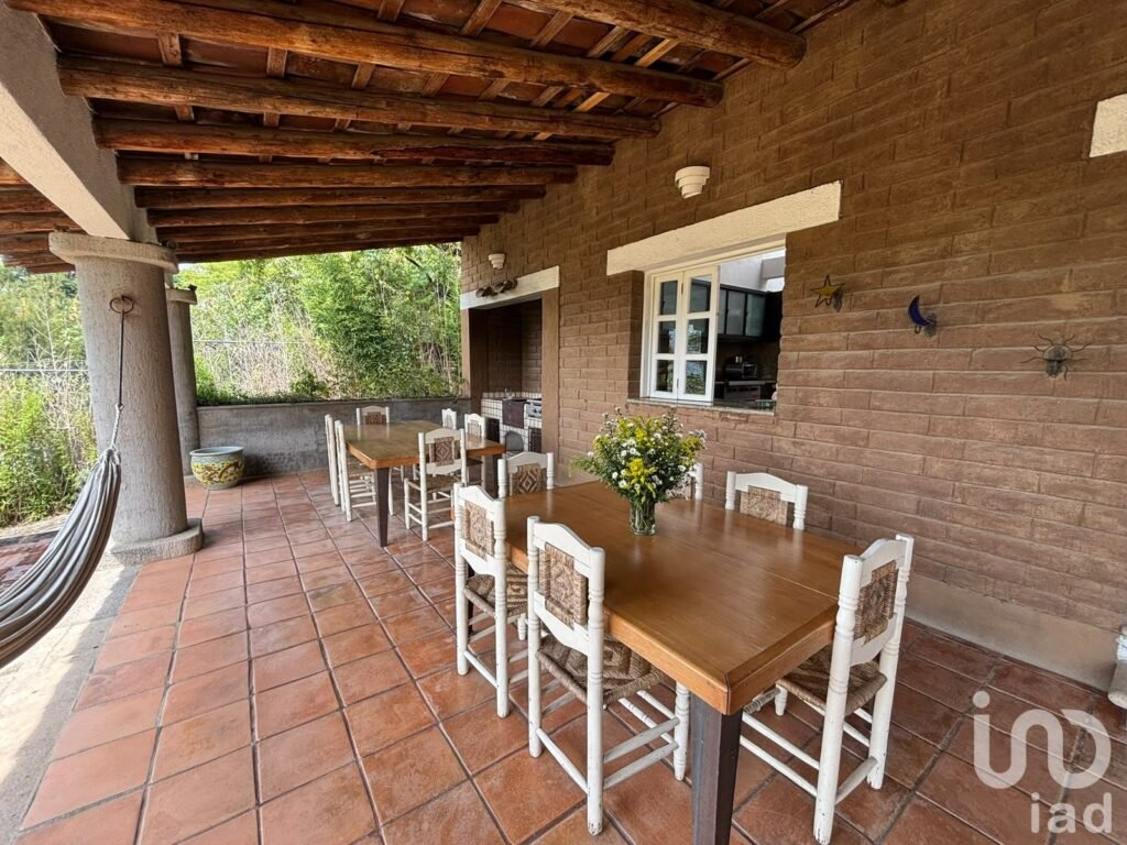 Se vende casa con canche de tenis en Malinalco