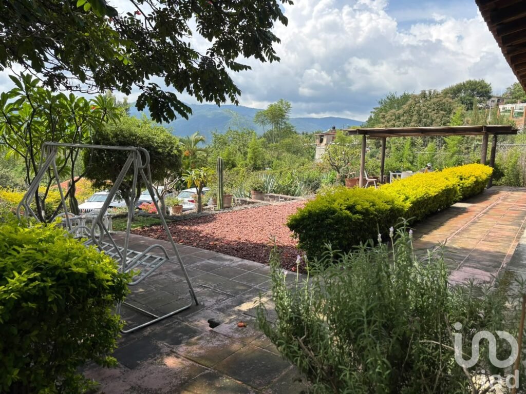 Se vende casa con canche de tenis en Malinalco