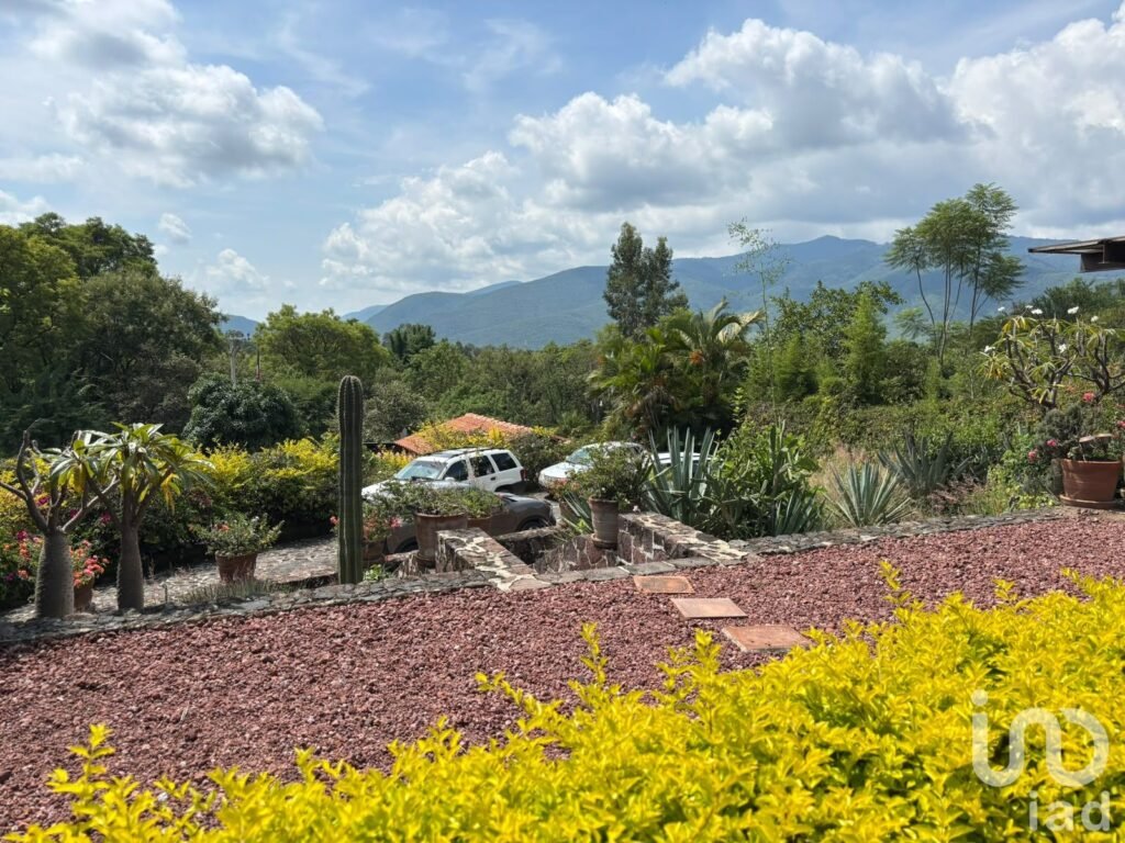 Se vende casa con canche de tenis en Malinalco