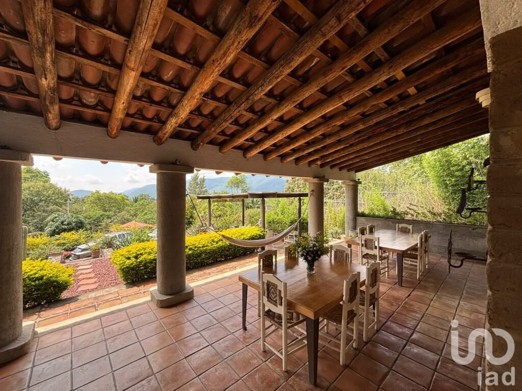 Se vende casa con canche de tenis en Malinalco
