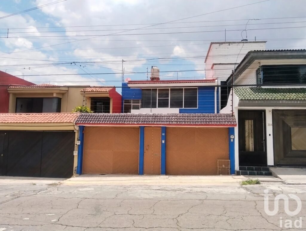 Casa en Venta cerca de La Calera | Lomas de San Alfonso | 289 m² de Construcción + Jardín