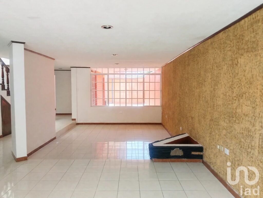 Casa en Venta cerca de La Calera | Lomas de San Alfonso | 289 m² de Construcción + Jardín