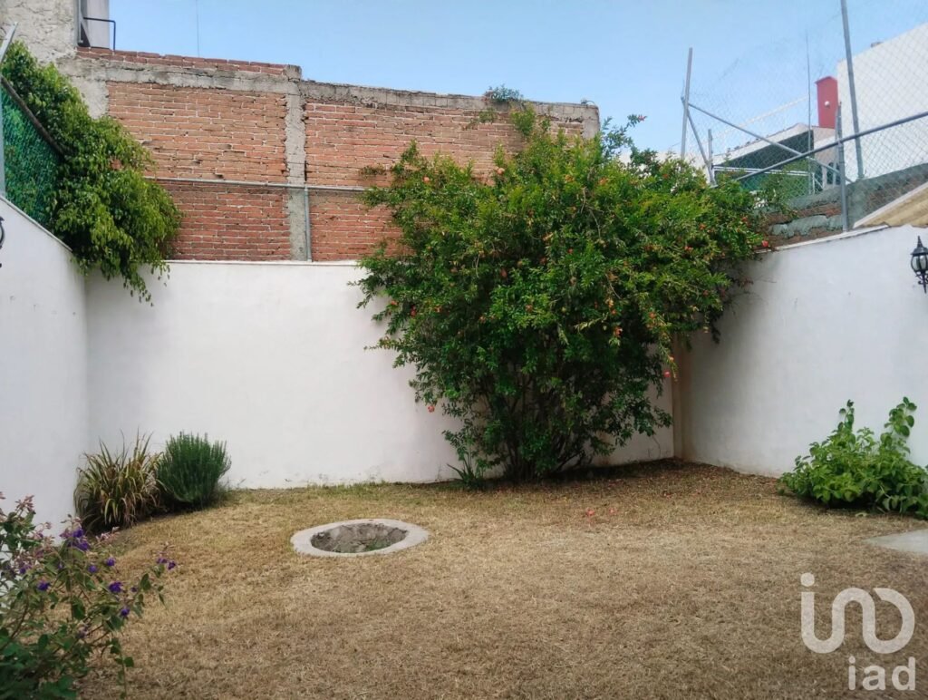 Casa en Venta cerca de La Calera | Lomas de San Alfonso | 289 m² de Construcción + Jardín