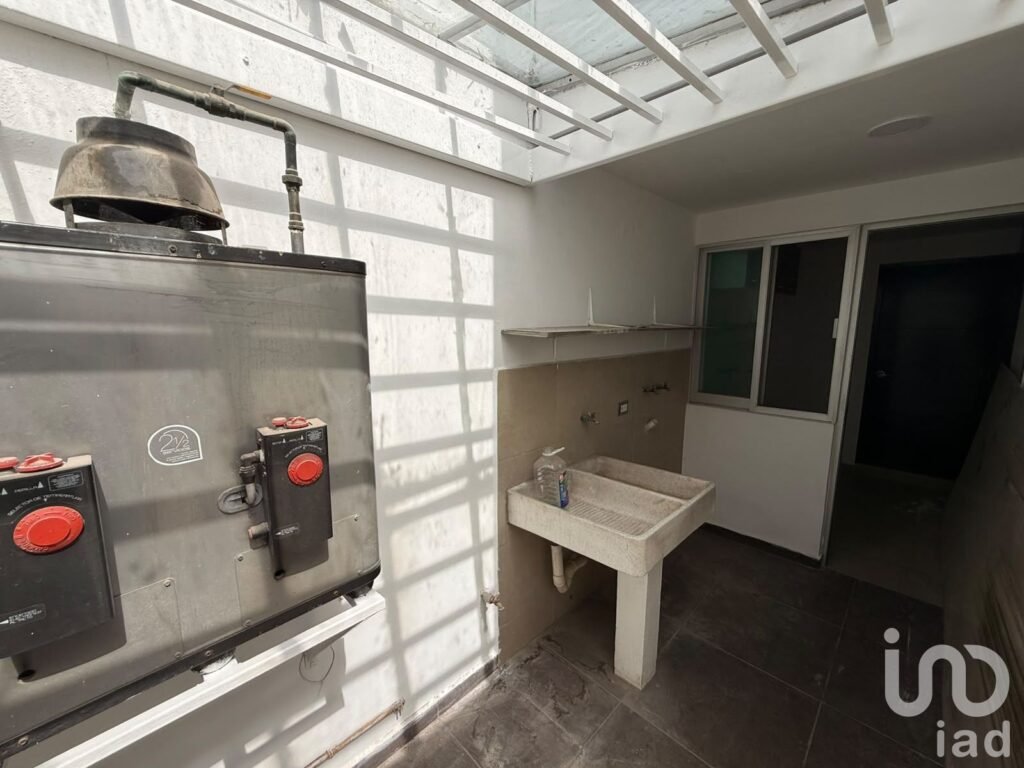 CASA EN RENTA ATRAS DE CIUDAD JUDICIAL