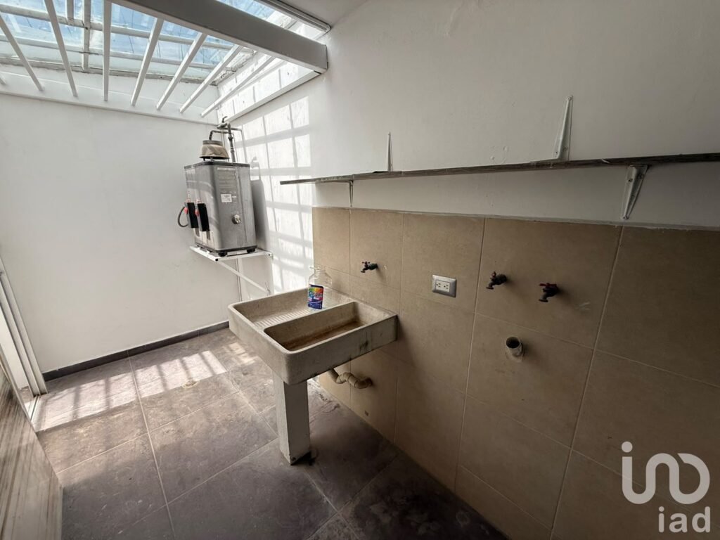 CASA EN RENTA ATRAS DE CIUDAD JUDICIAL