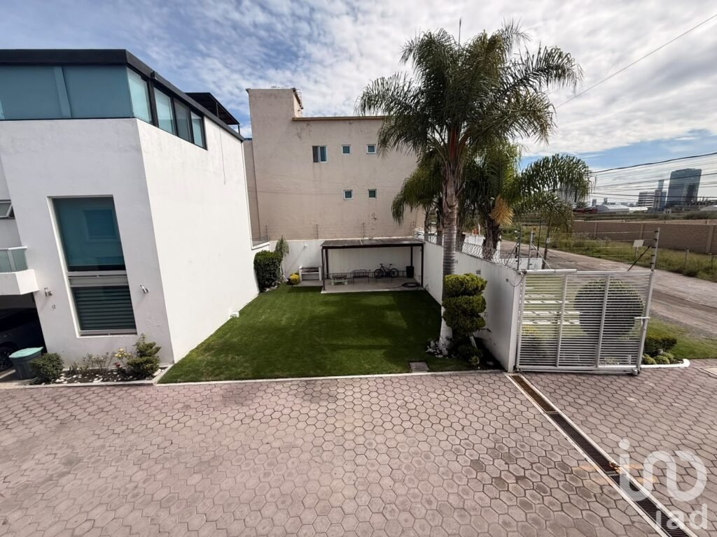 CASA EN RENTA ATRAS DE CIUDAD JUDICIAL