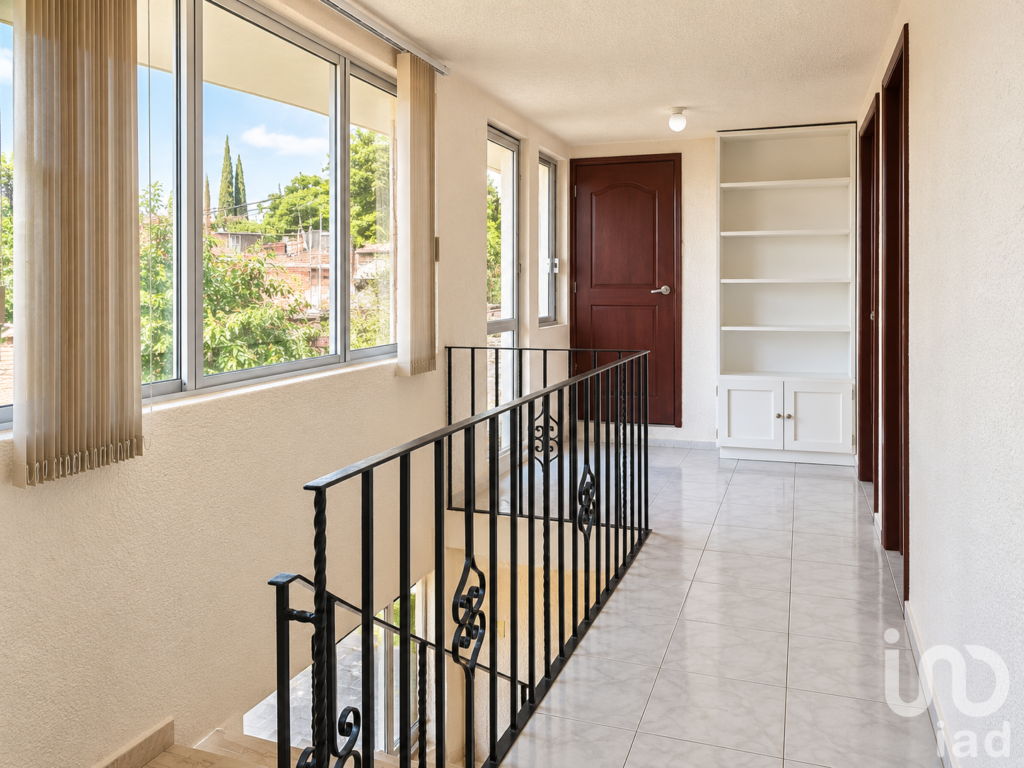 Casa de descanso + bungalow en Venta con 993m2 de terreno escriturado en Ahuatepec, Cuernavaca.