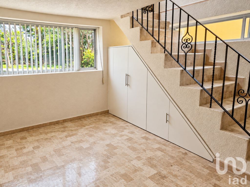 Casa de descanso + bungalow en Venta con 993m2 de terreno escriturado en Ahuatepec, Cuernavaca.