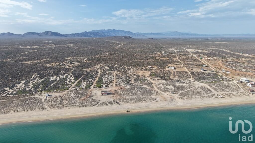 TERRENO CON VISTA AL MAR EN BAHIA TURQUESA 2700 M2