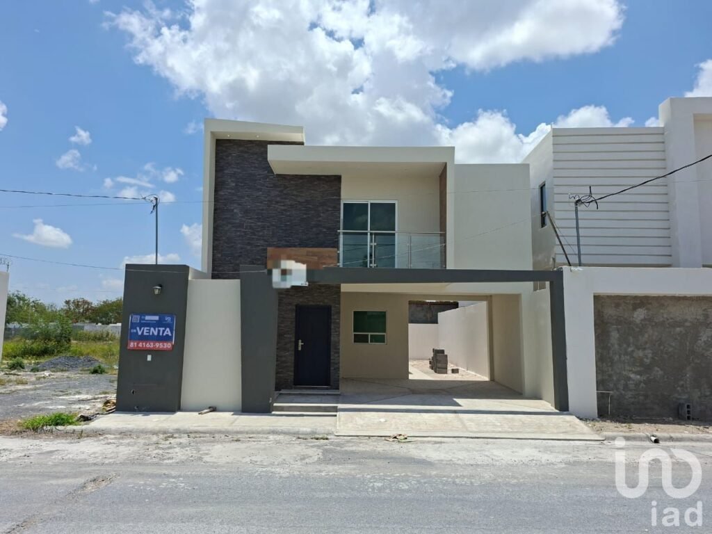 VENTA Casa Nueva Grande con UNA recamara en P.B. en Lomas de Sinai, REYNOSA.