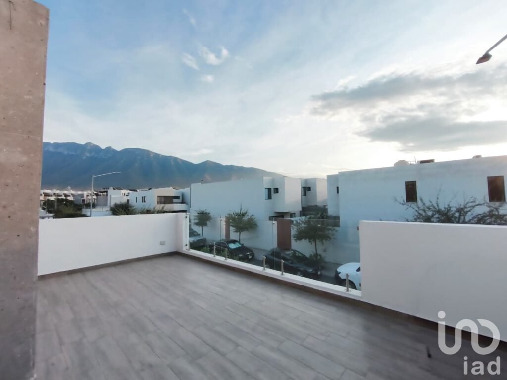 Casa Equipada en venta con paneles solares en Toscana Residencial