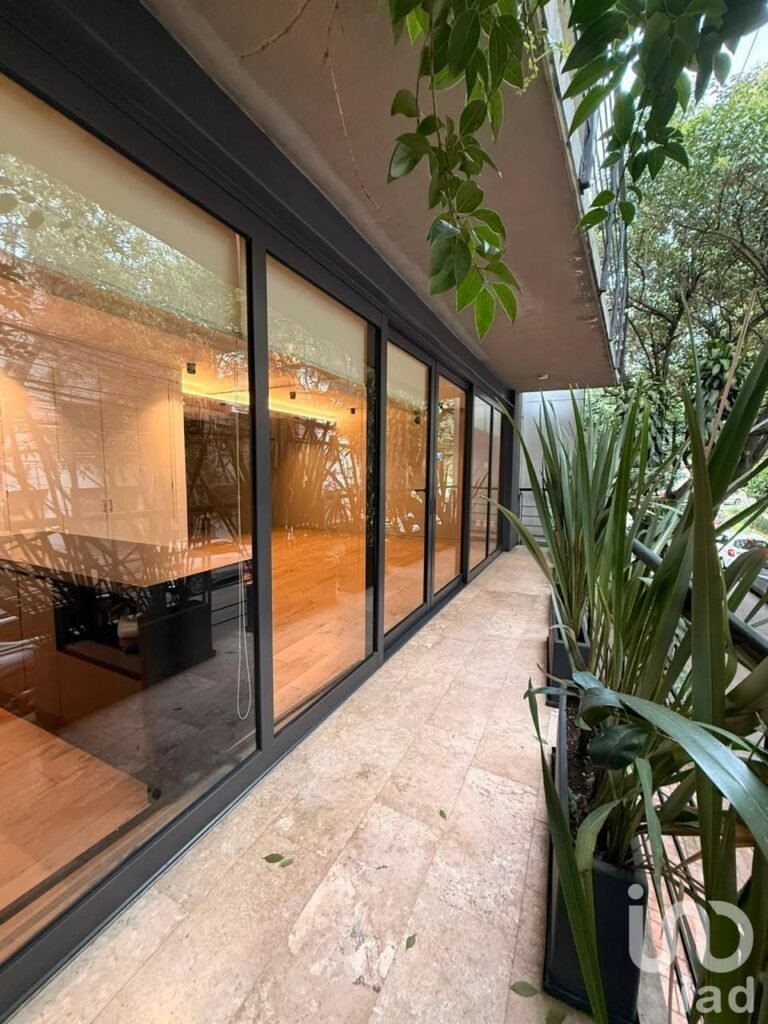 Departamento venta Condesa. Como nuevo. Terraza privada