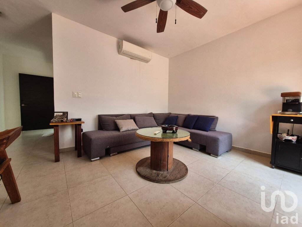 CASA EN VENTA ZONA SUR CANCUN JADE RESIDENCIAL