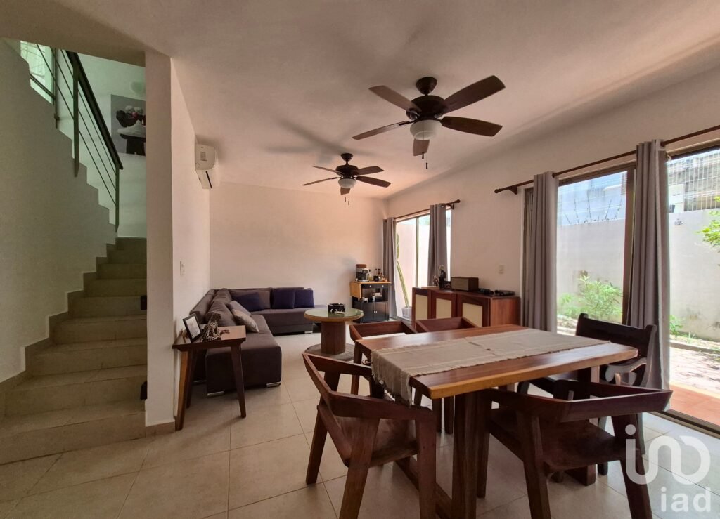 CASA EN VENTA ZONA SUR CANCUN JADE RESIDENCIAL