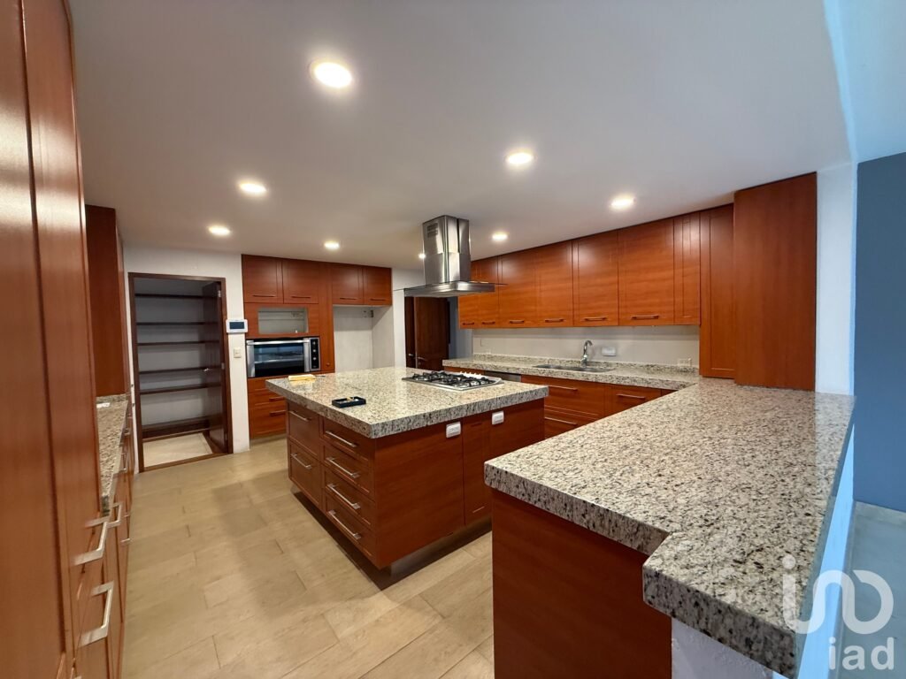 CASA EN VENTA EN EL PEDREGAL A UNOS PASOS DE PERISUR