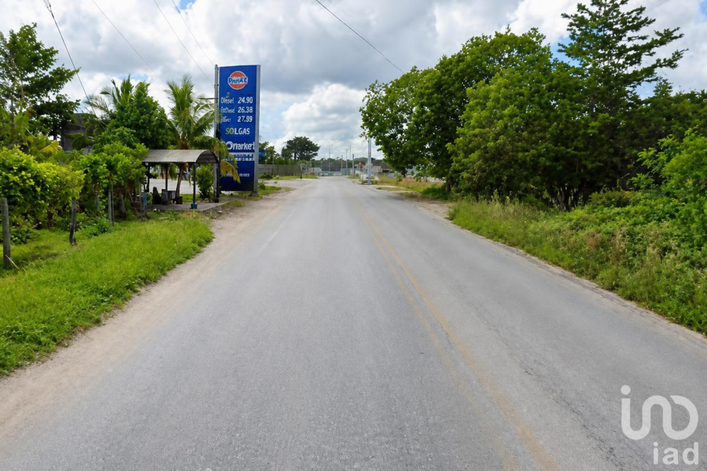 TERRENO DE USO MIXTO EN VENTA  ZONA HUAYACÁN, CANCÚN  ALTO POTENCIAL DE DESARROLLO