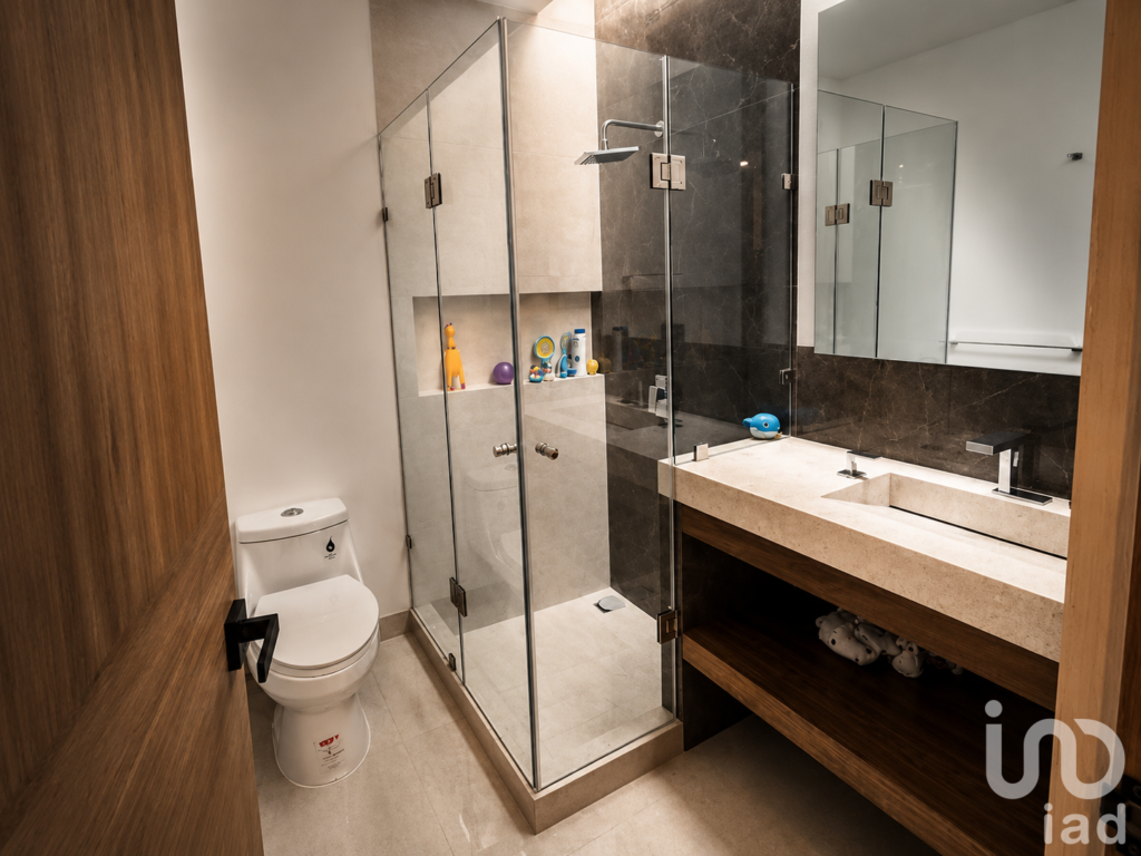 Venta de Casa Condominio Trento al Norte de la Ciudad a 1 minuto de Costco