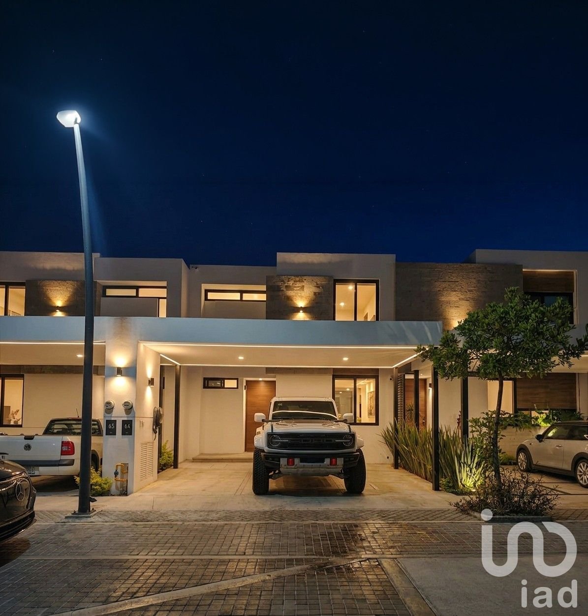 Venta de Casa Condominio Trento al Norte de la Ciudad a 1 minuto de Costco