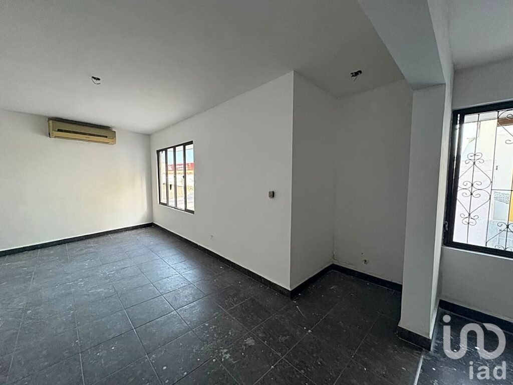 Casa Habitación en Venta, Col. Ciudad Satélite, Monterrey, Nuevo León.
