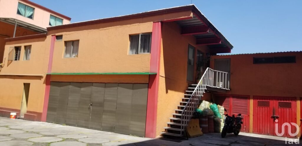 Casa producto mixto en venta con negocio funcionando en el centro de Azcapotzalco, frente al IMSS