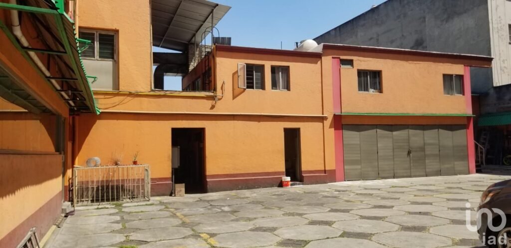 Casa producto mixto en venta con negocio funcionando en el centro de Azcapotzalco, frente al IMSS