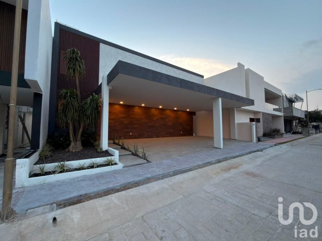 Casa En Venta En Puerta de Hierro