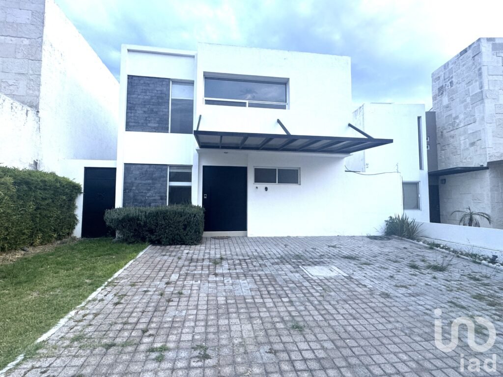 Casa en venta en fraccionamiento Mision de San Jeronimo Fray Junipero Serra Queretaro