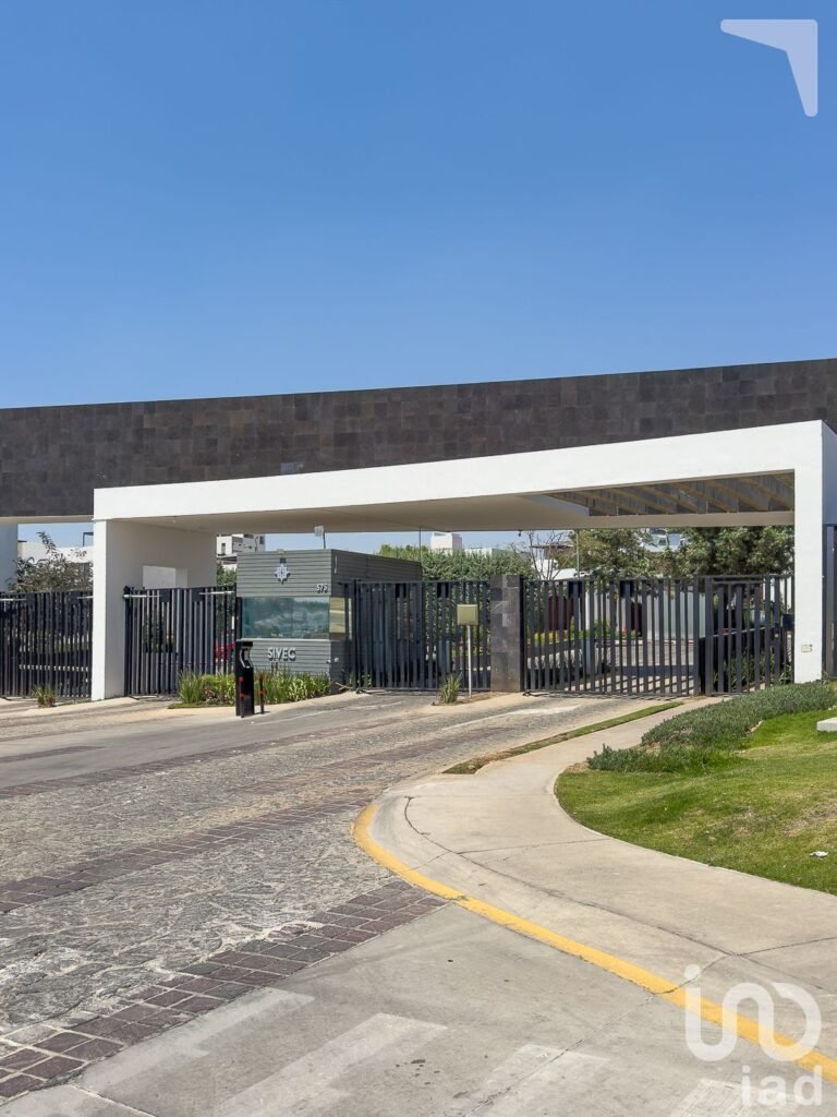 AMPLIA CASA EN CAPITAL NORTE, ALTATERRA ZAPOPAN