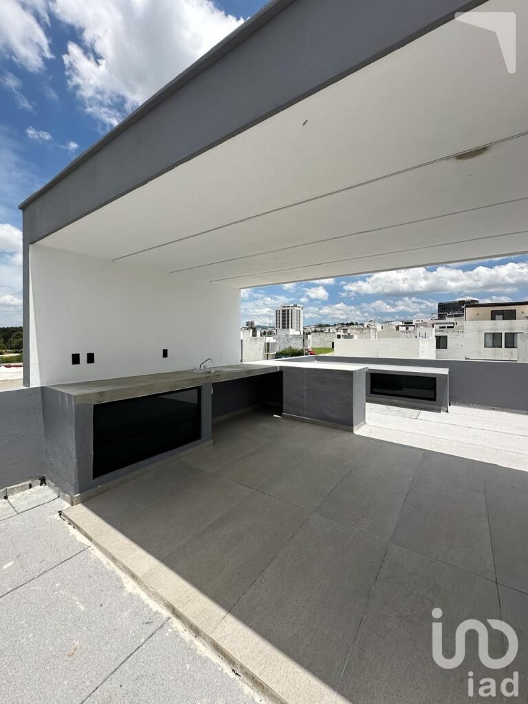 AMPLIA CASA EN CAPITAL NORTE, ALTATERRA ZAPOPAN