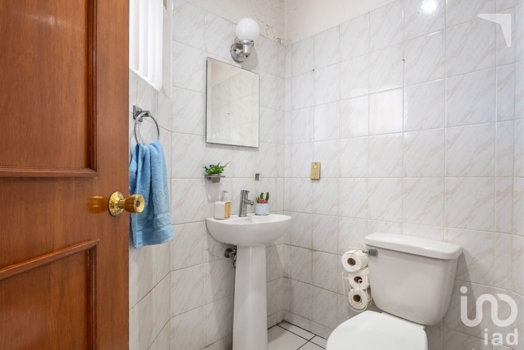Casa en Venta en Avenida Novelistas, Jardines Vallarta Zapopan