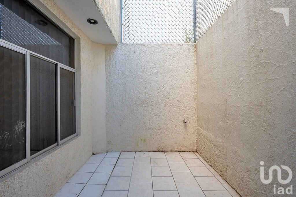 Casa en Venta en Avenida Novelistas, Jardines Vallarta Zapopan