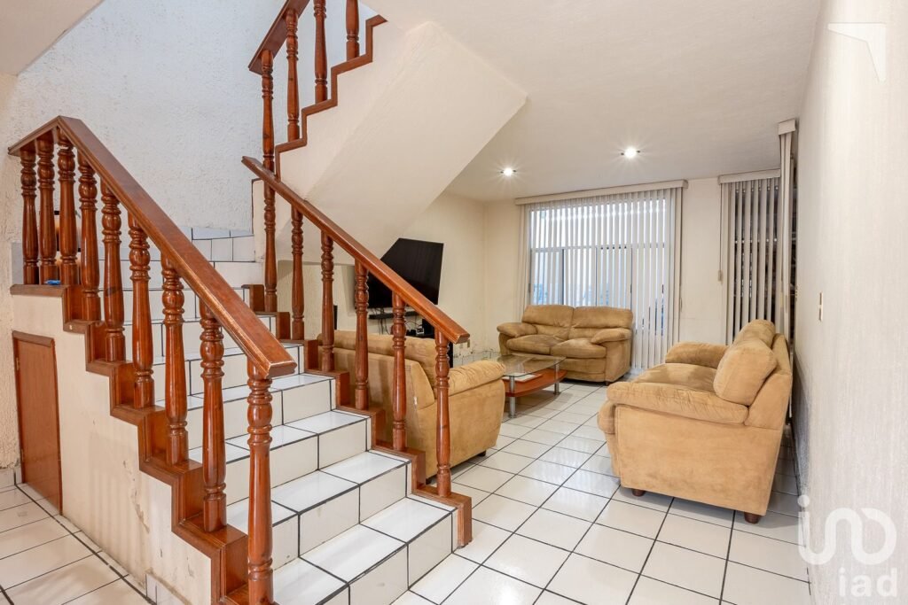 Casa en Venta en Avenida Novelistas, Jardines Vallarta Zapopan