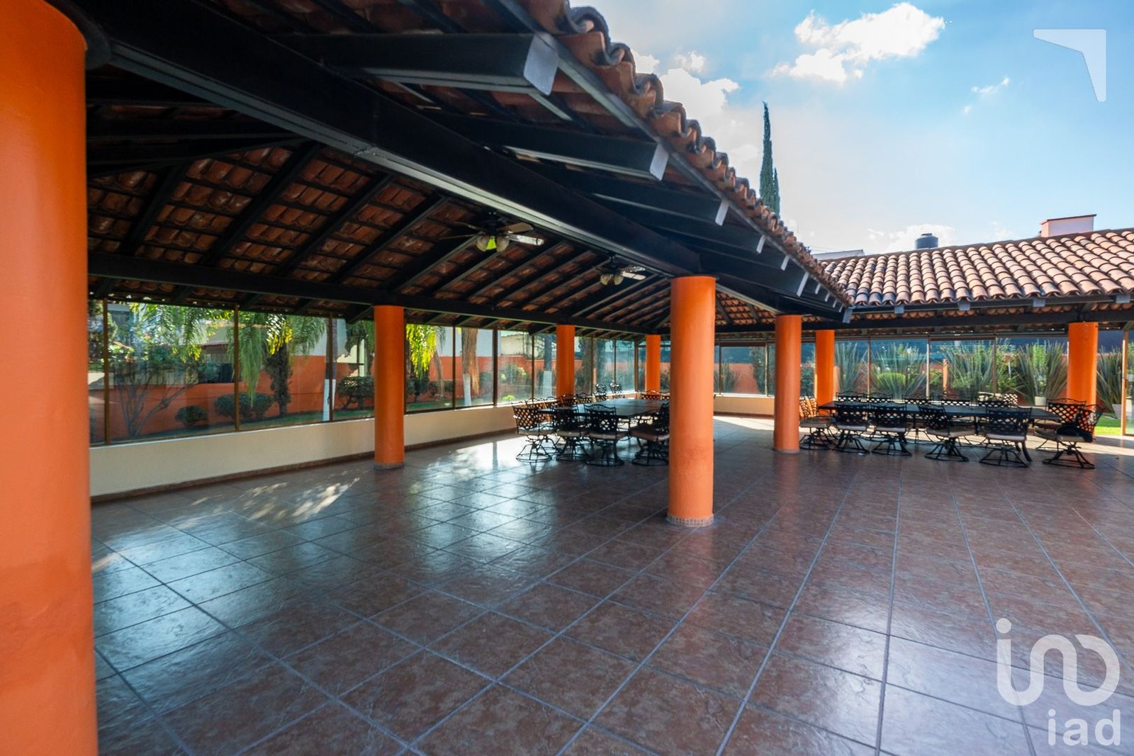 Casa en Venta en Avenida Novelistas, Jardines Vallarta Zapopan