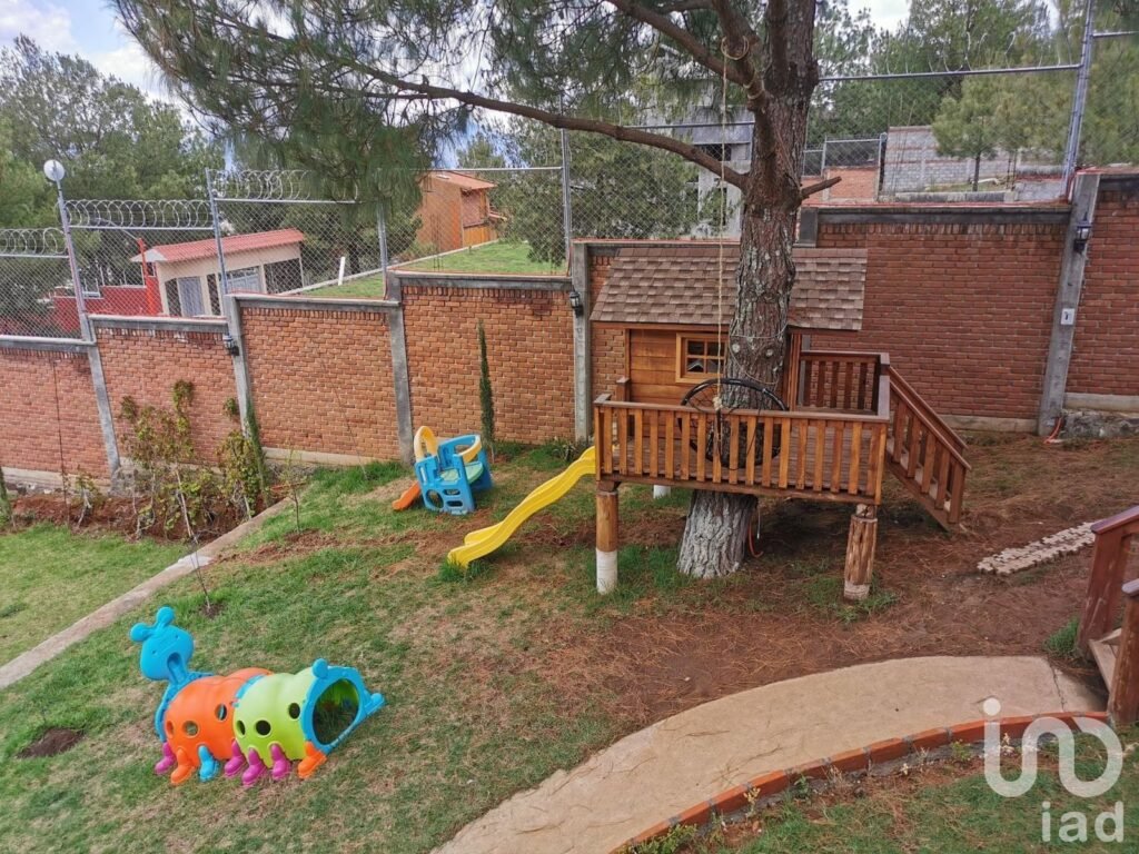 Casa tipo cabaña en Pátzcuaro Frac. Privada Villas del Sol