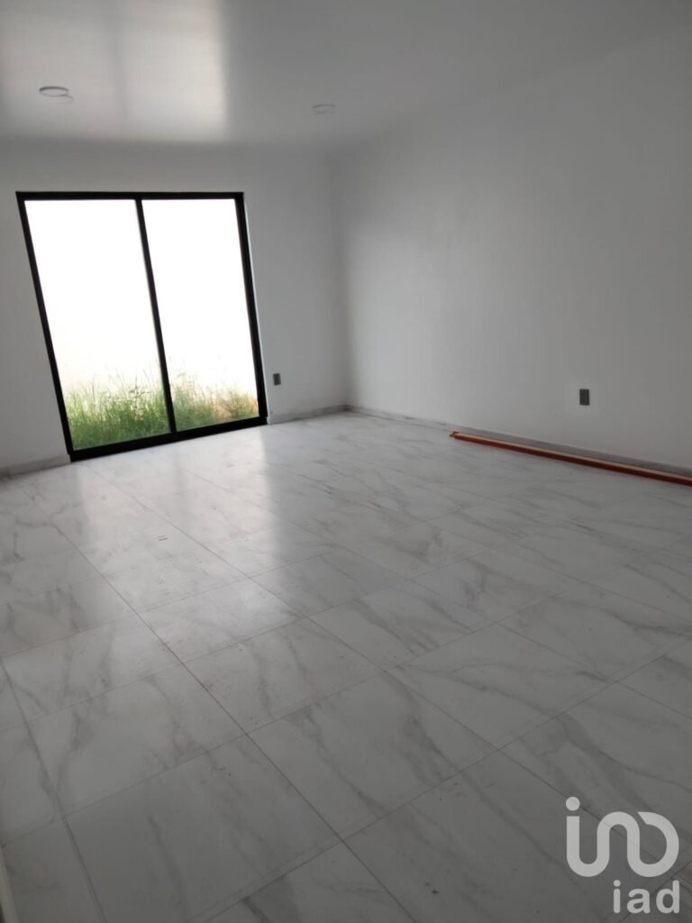 CASA EN VENTA EN LOMAS DE BANTHI, SAN JUAN DEL RIO, QRO.