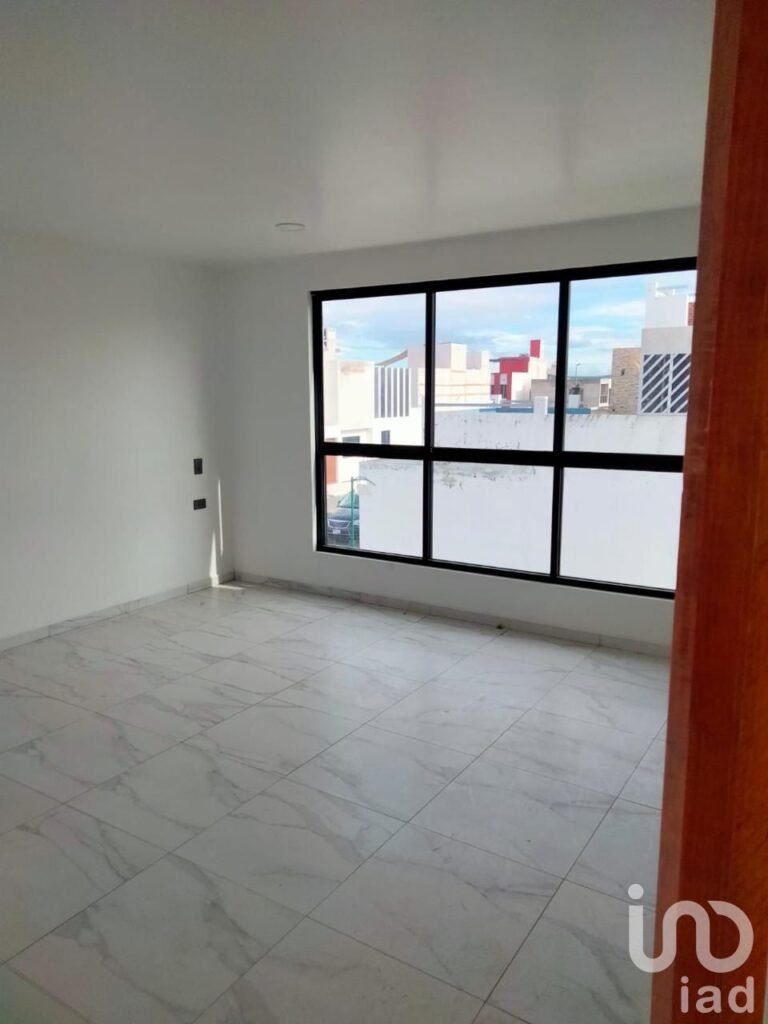 CASA EN VENTA EN LOMAS DE BANTHI, SAN JUAN DEL RIO, QRO.