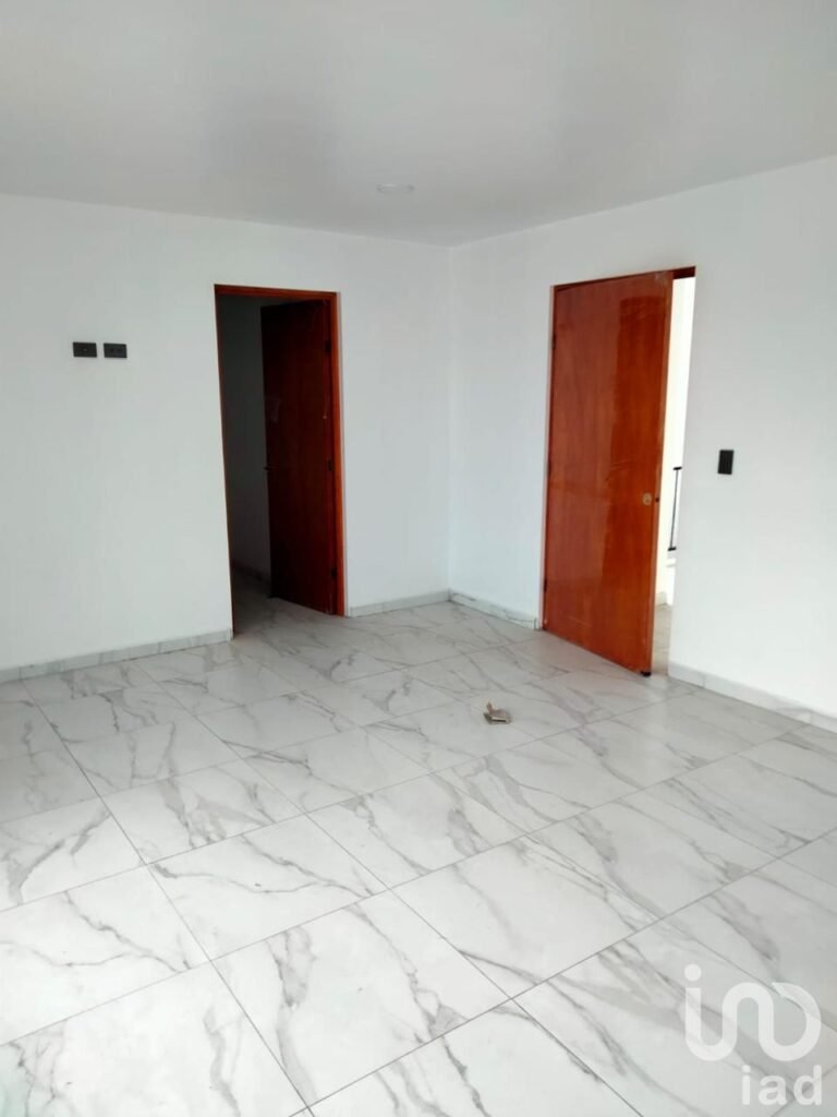 CASA EN VENTA EN LOMAS DE BANTHI, SAN JUAN DEL RIO, QRO.