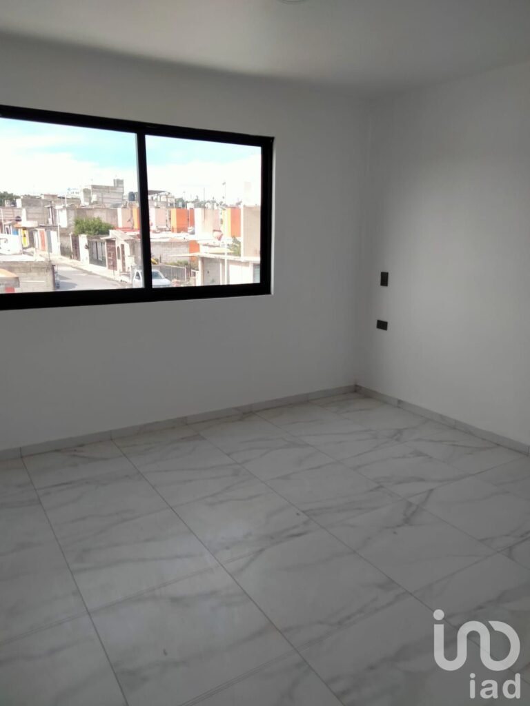 CASA EN VENTA EN LOMAS DE BANTHI, SAN JUAN DEL RIO, QRO.