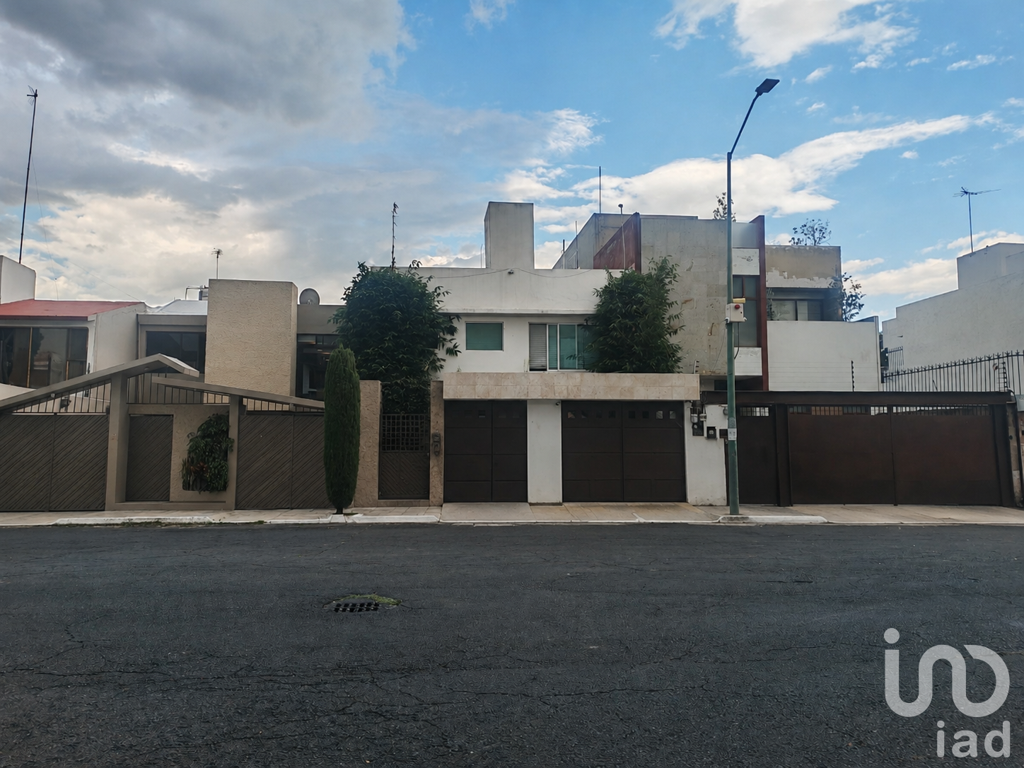 CASA SOLA EN VENTA EN CAMPESTRE COYOACÁN – FRACCIONAMIENTO CERRADO CON VIGILANCIA