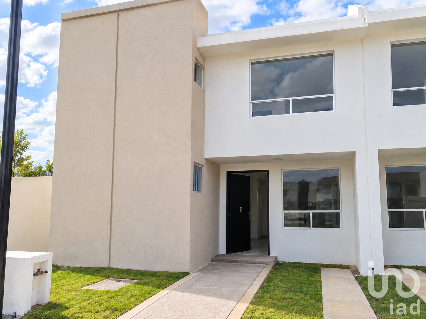 CASA NUEVA en RENTA ZINACANTEPEC