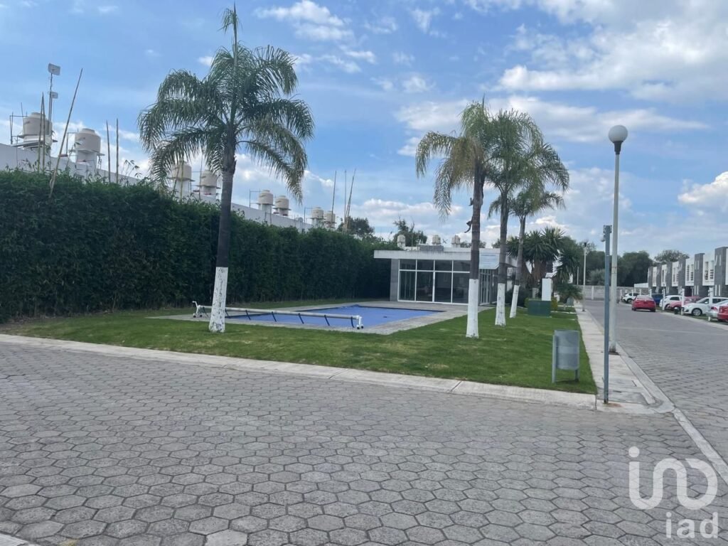 Se renta casa en Fracc. Cantabrico, Col. San Francisco Ocotlán, Coronango Puebla