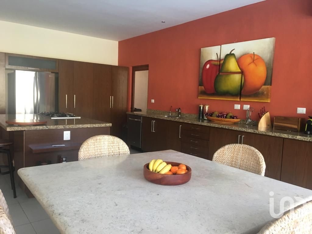 Casa en venta en Club de Golf Villa Rica, Veracruz, 5 recámaras, alberca y vista al campo de golf