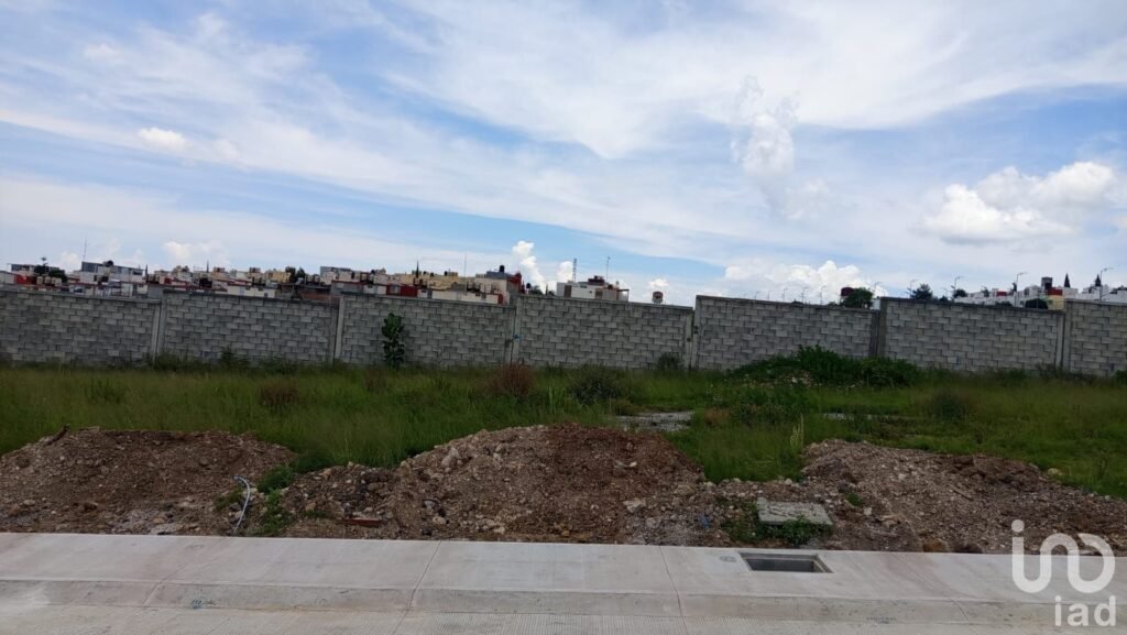 Terreno en Venta por la Amalia Solórzano Morelia, Mich