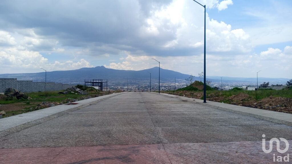 Terreno en Venta por la Amalia Solórzano Morelia, Mich