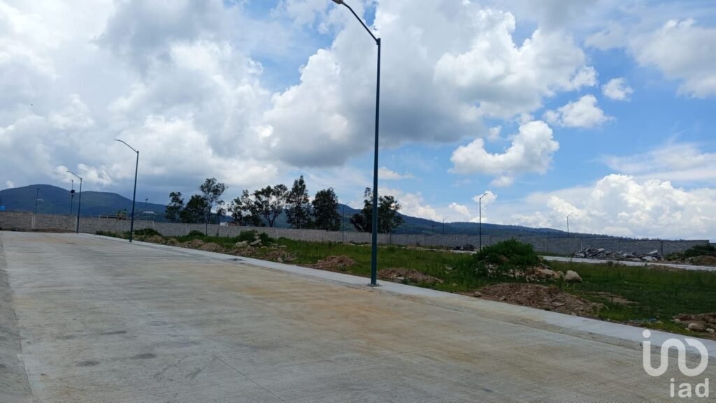Terreno en Venta por la Amalia Solórzano Morelia, Mich