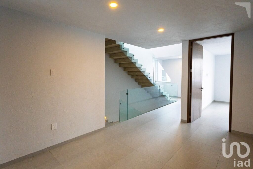 Casa nueva con cinco recámaras en Soare III Altanza, Solares