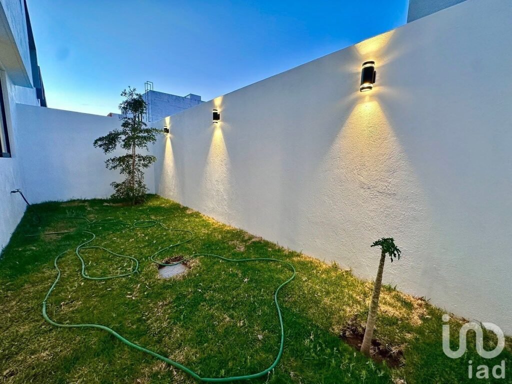 Casa nueva con cinco recámaras en Soare III Altanza, Solares